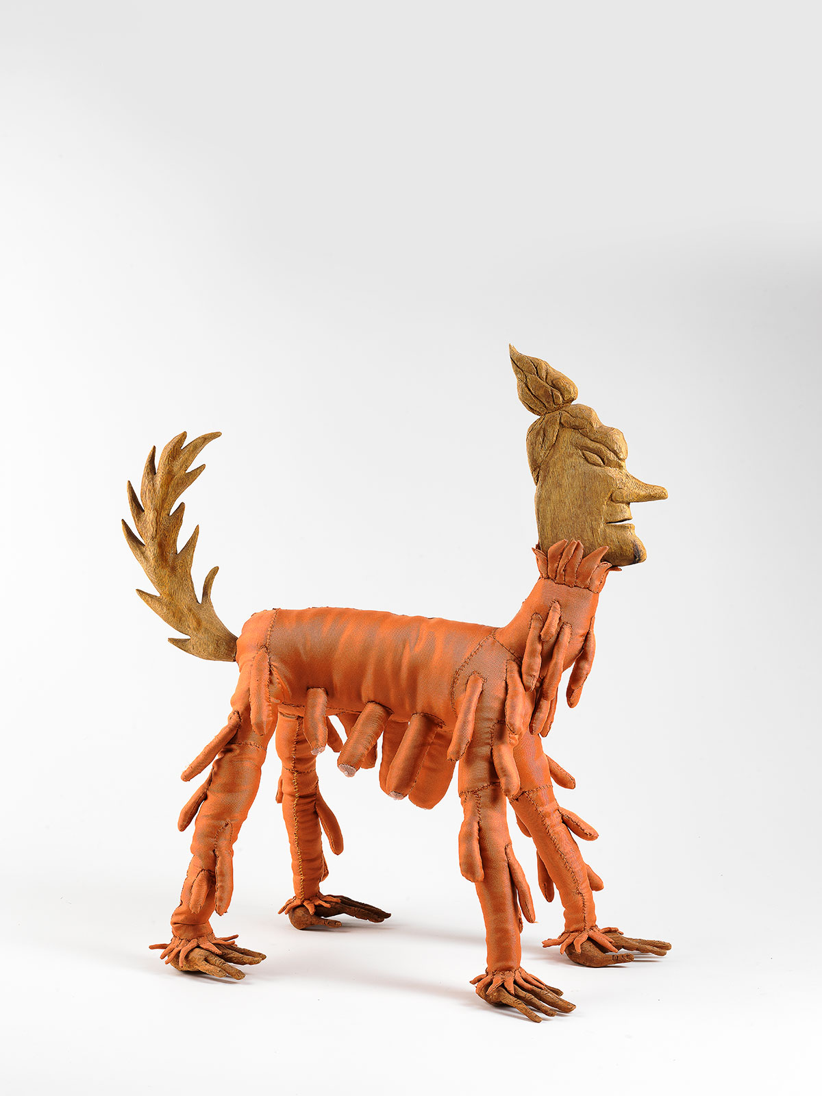 Orange Udder Dog, 2020
African walnut wood, okoumé wood, fabric, 55 x 55 x 29 cm
The Israel Museum, Jerusalem: Purchase, “Here & Now” Contemporary Israeli Art Acquisitions Committee, Israel
Photo © The Israel Museum, Jerusalem, by Elie Posner